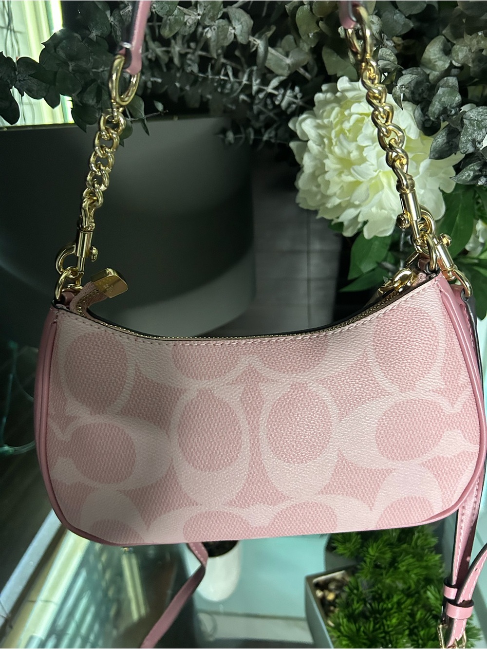 Coach Small pink Shoulder Bag - Picture 3 of 6